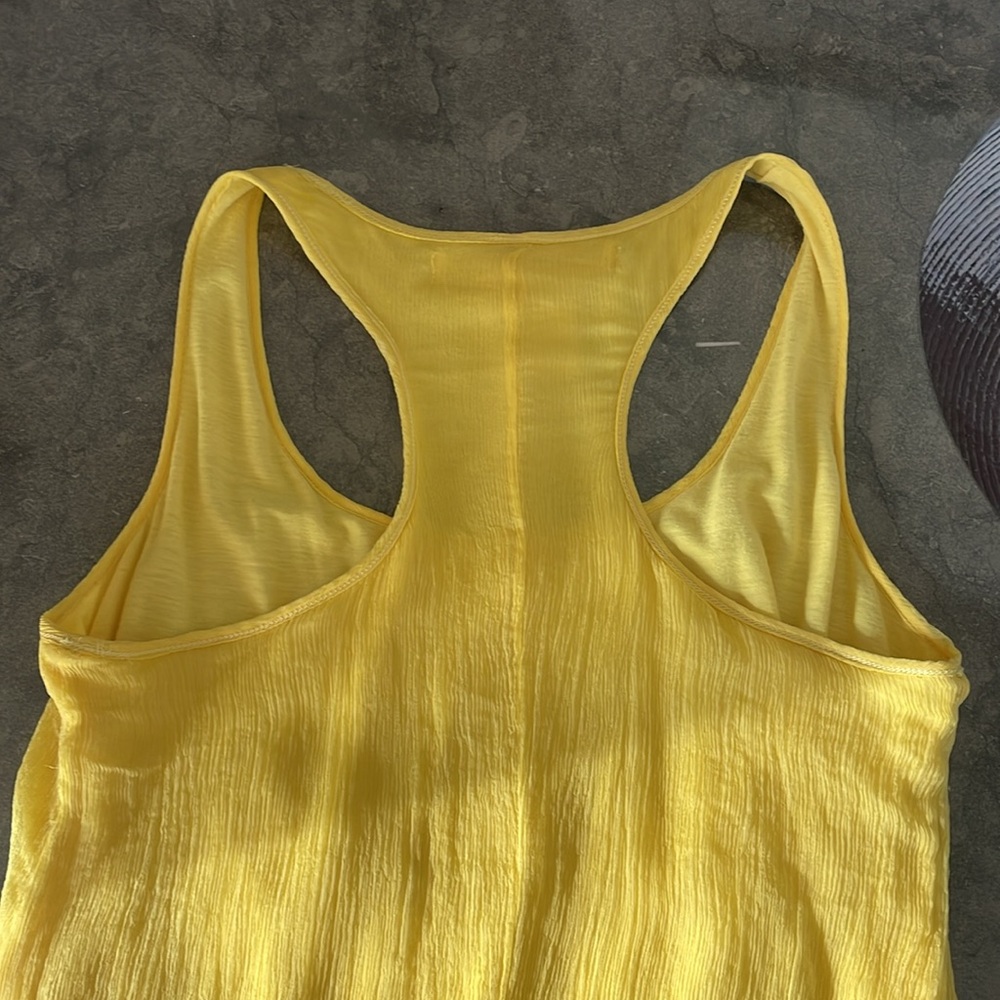 LIKE NEW Studio M Sleeveless Top - Picture 5 of 11